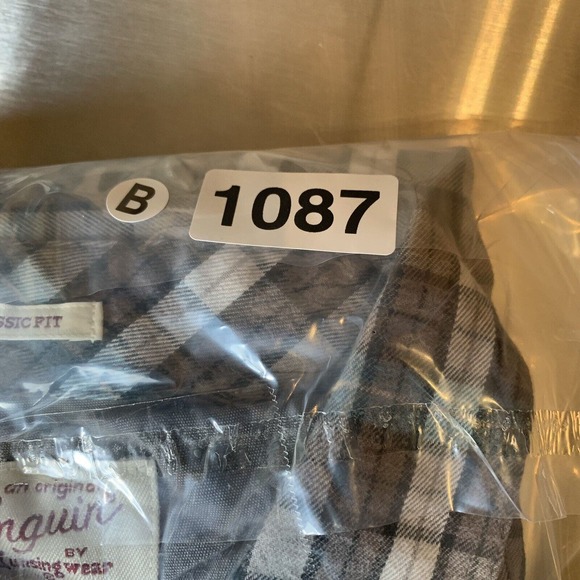 Penguin Classic Fit Blue Black Gray Madras Plaid Flannel Button‎ Shirt Mens Lg - Picture 9 of 9